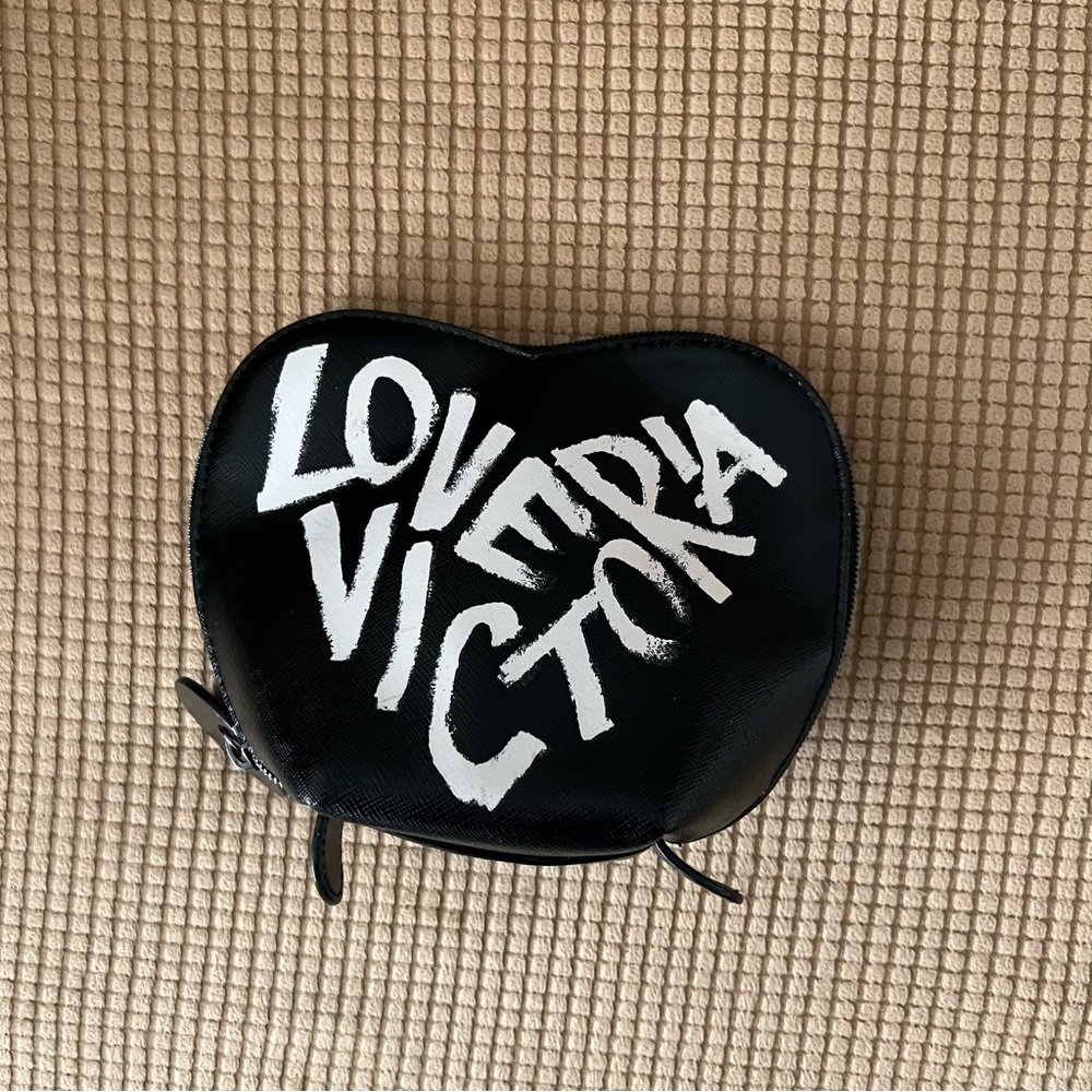 Victoria’s Secret toiletry bag